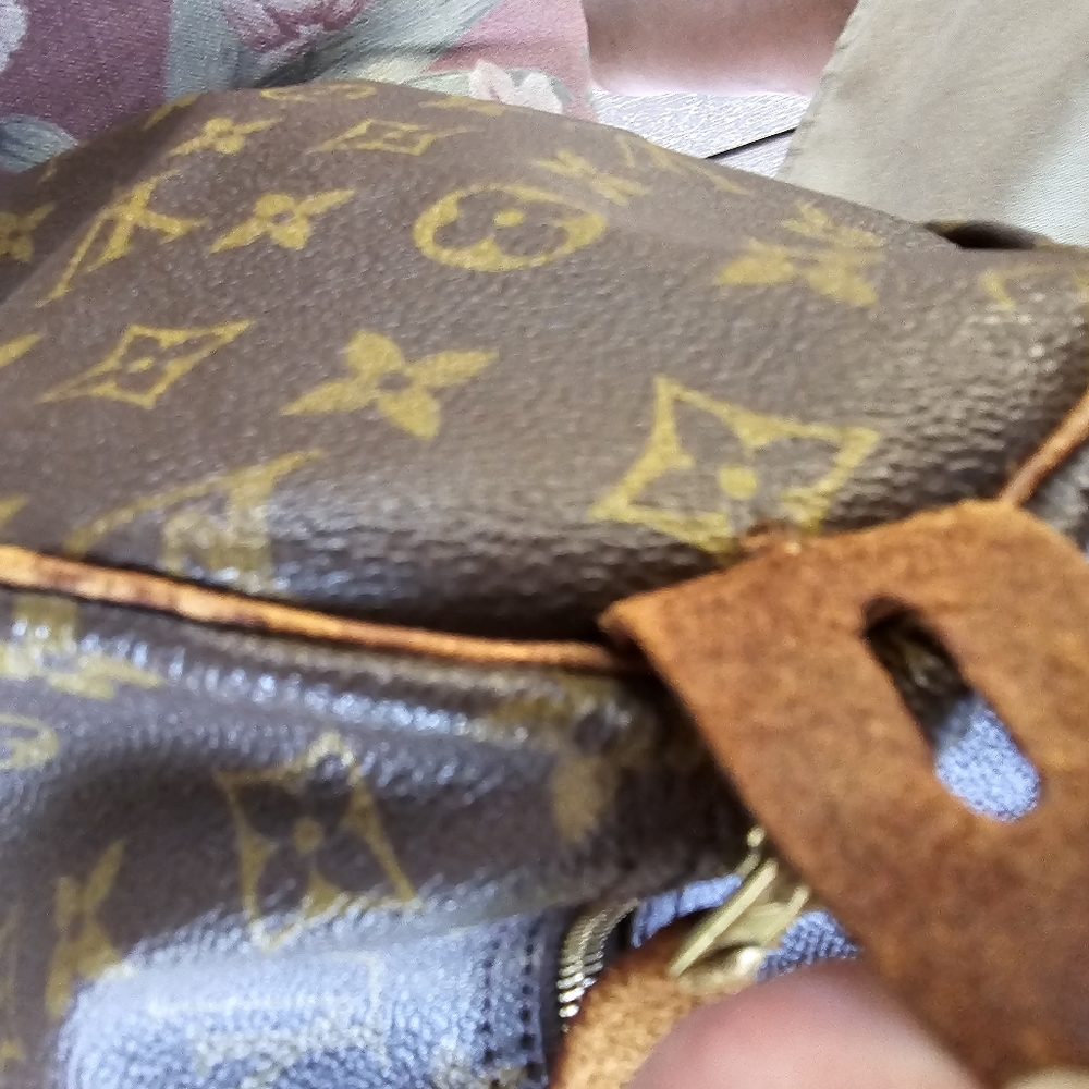Lv bag - Picture 12 of 16